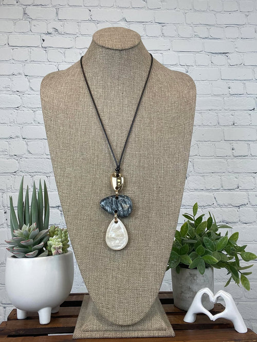 Necklace Set | String with Chunky Grey/White Pendants