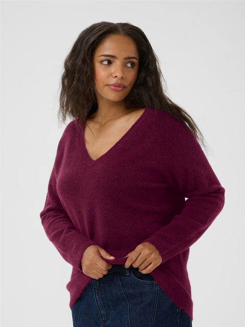 KAFFE Curve |  Windsor Wine V-Neck Pullover