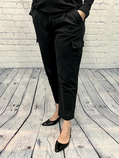 Petite 27 "  Cargo High Rise Black Tapered Pant